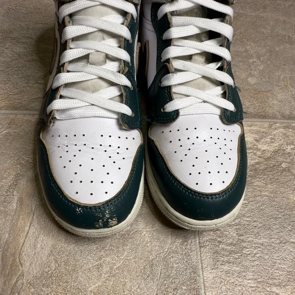 Air Jordan 1 Mid Oxidized Green GS Shoe Size 5.5Y Green FQ8088-103 Preowned - Picture 8 of 8